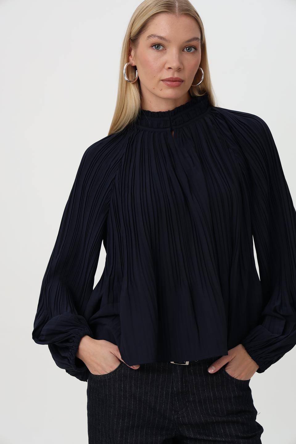 Блуза Monari плиссированная чёрная