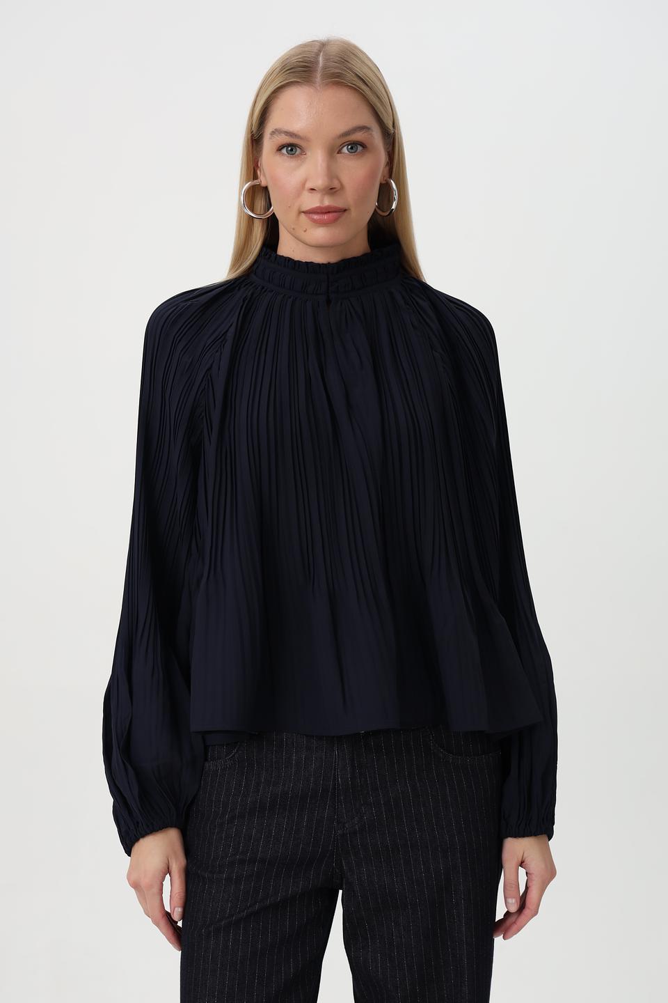 Блуза Monari плиссированная чёрная