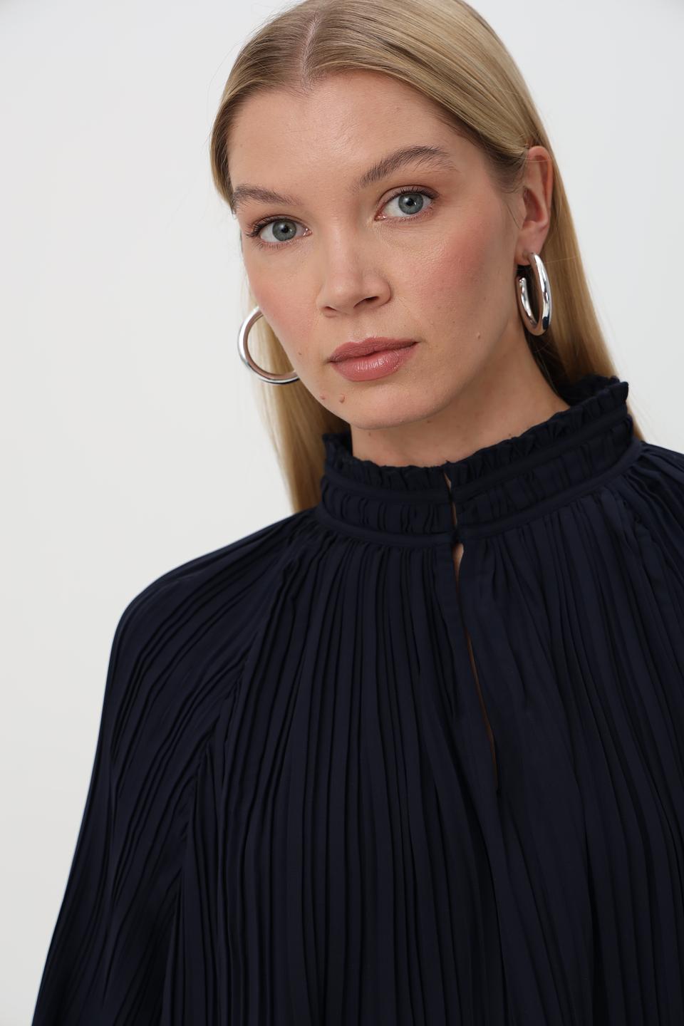 Блуза Monari плиссированная чёрная