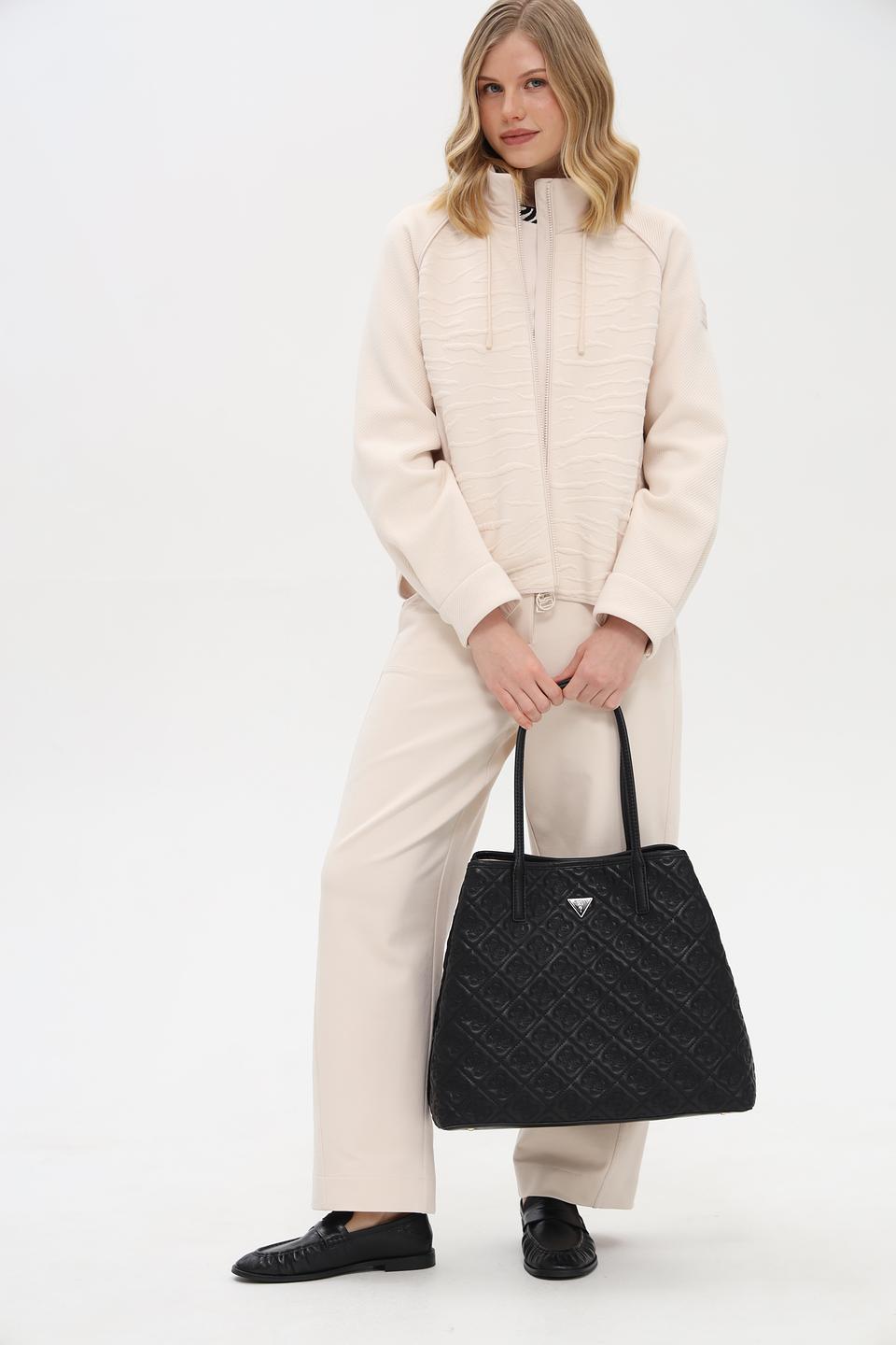 Сумка женская Guess с тиснением чёрная