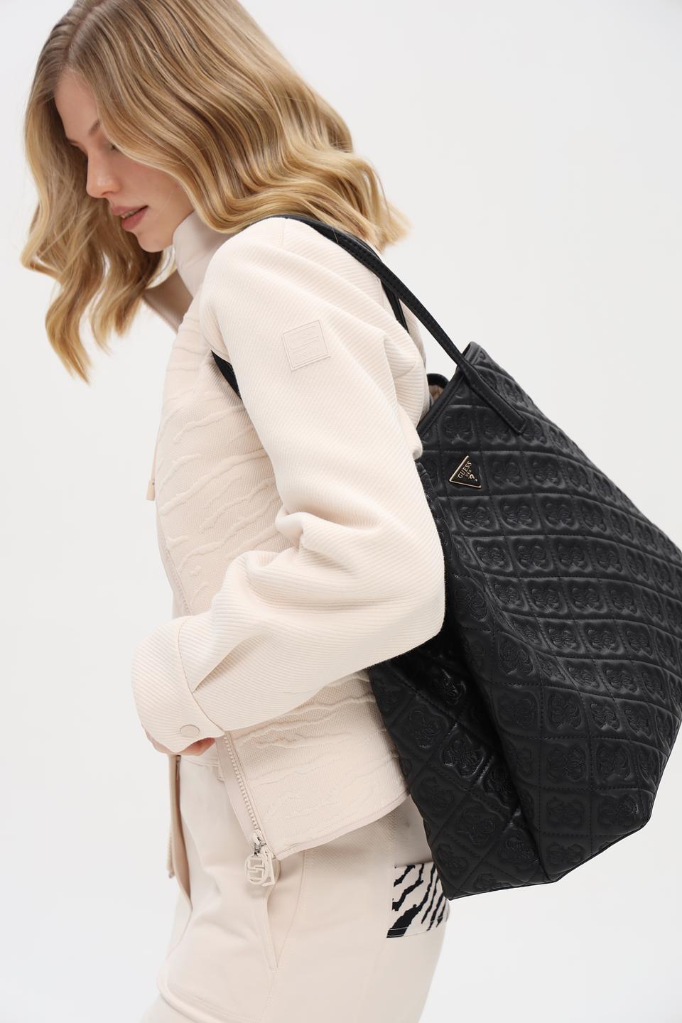 Сумка женская Guess с тиснением чёрная